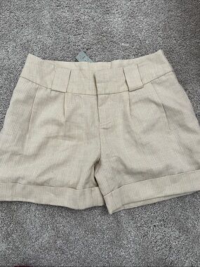 Cache Cream Tailored Belt-Loop Cuffed gold Sparkle Shorts
